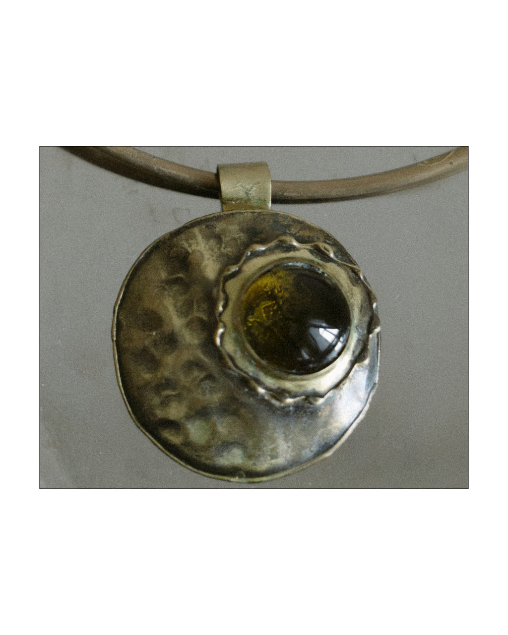 Antique Gold-Tone Stone Collier · Very Vintage Style