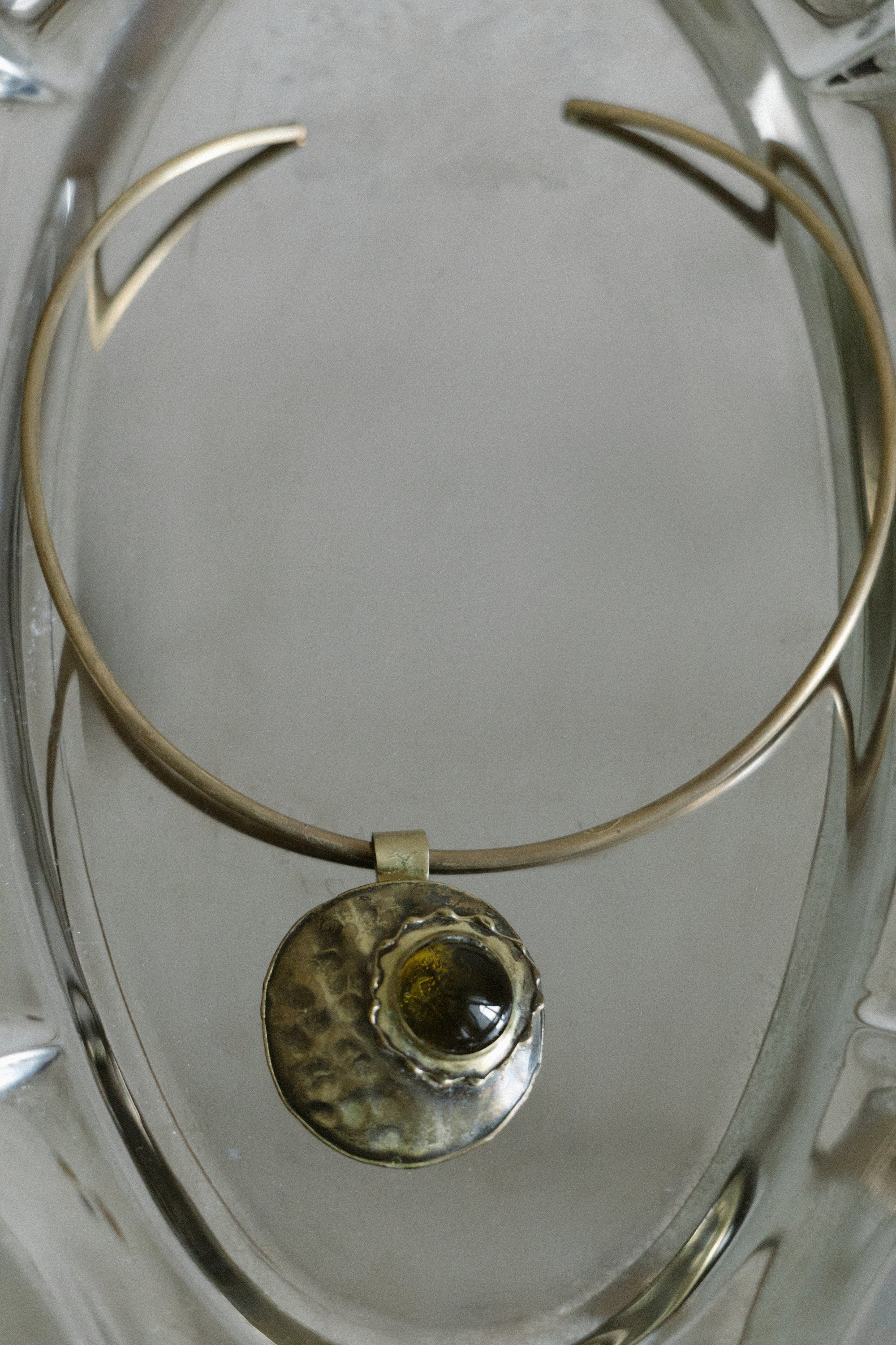 Antique Gold-Tone Stone Collier · Very Vintage Style