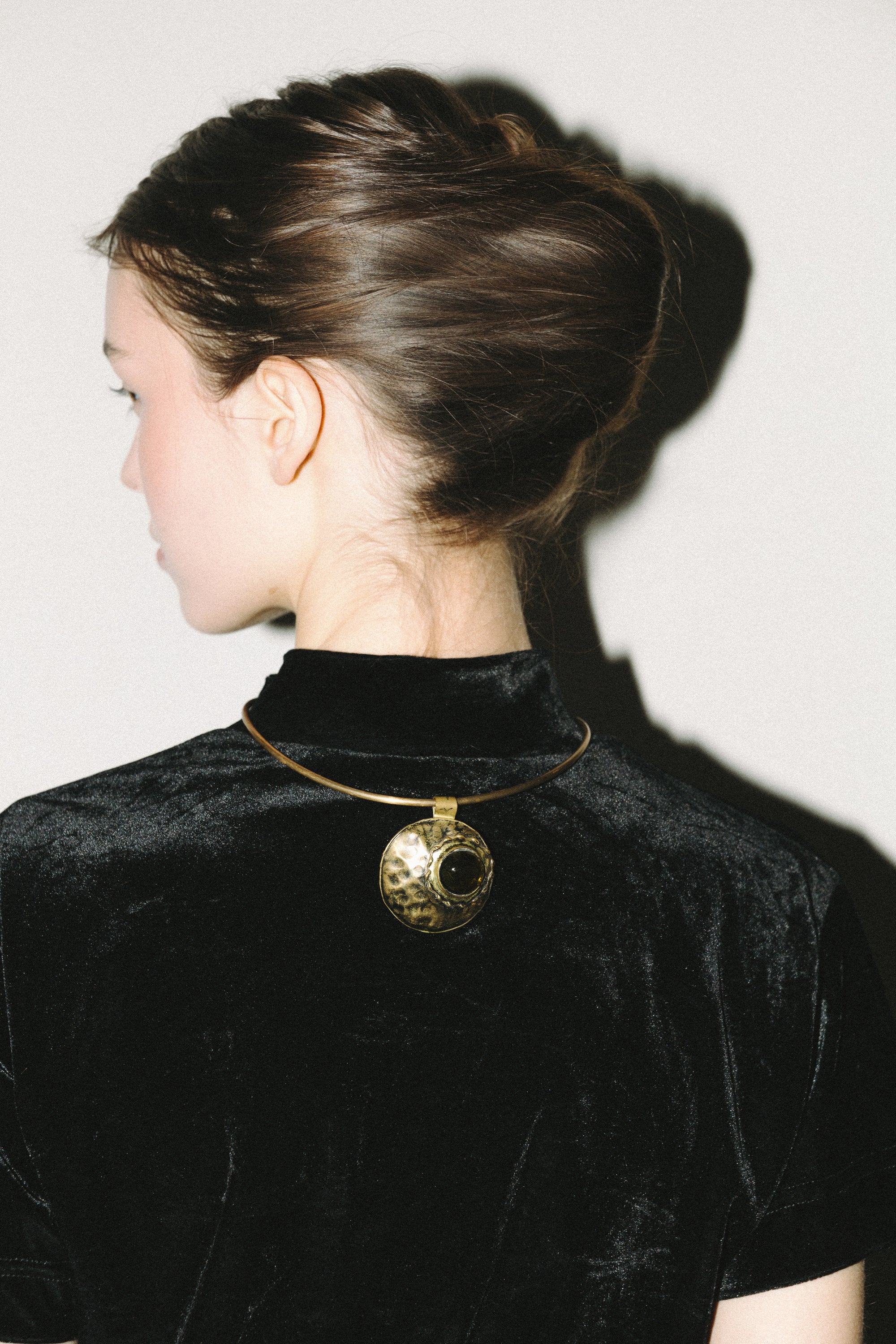 Antique Gold-Tone Stone Collier · Very Vintage Style