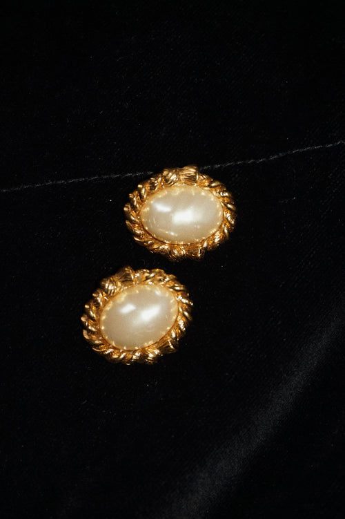 1980s Gold-Plated Pearl Clip-On Earrings by Agatha Paris