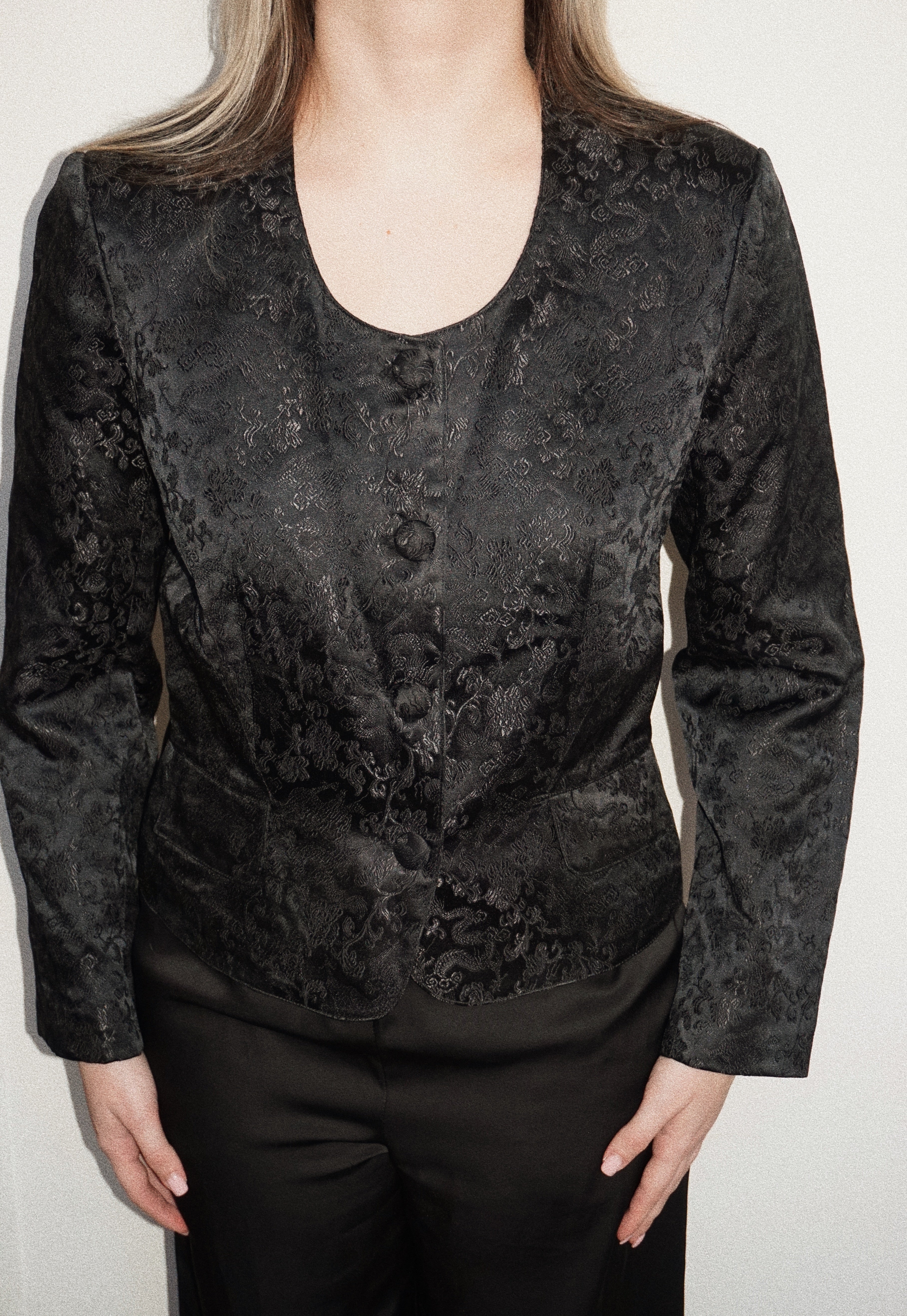 Vintage Floral Blazer with Deep V-Neck in Asian-Inspired Style